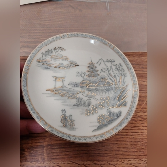 Vintage* 70s Hand-painted Kutani Porcelain Plate - Picture 2 of 4